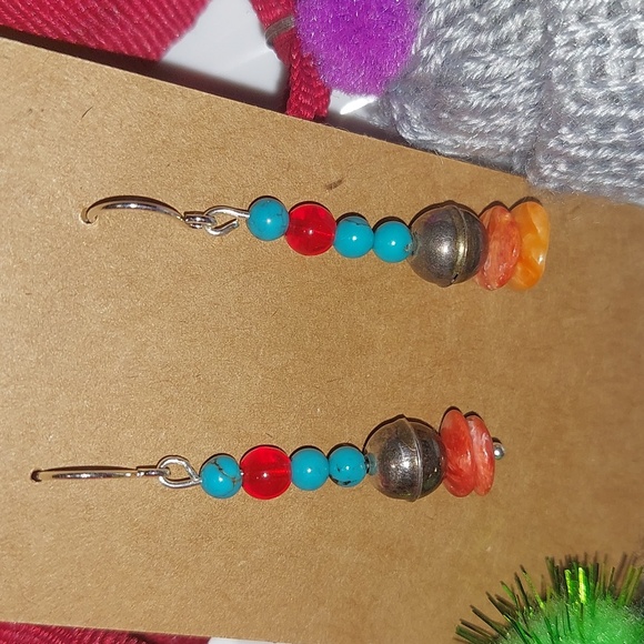 Turqoise Silver And Spiney Oyster Beads .The Red Glass Bead For A Pop Of Color. - Picture 2 of 5